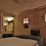 Hotel Evi Cave 4*