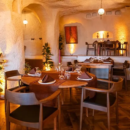 Evi Cave 4*