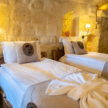 Evi Cave 4*