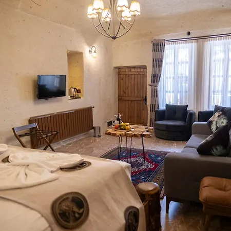 Evi Cave 4*