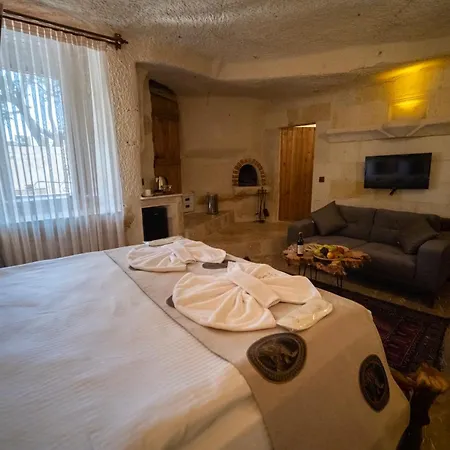 Evi Cave מלון 4*