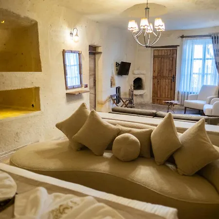 Evi Cave 4*