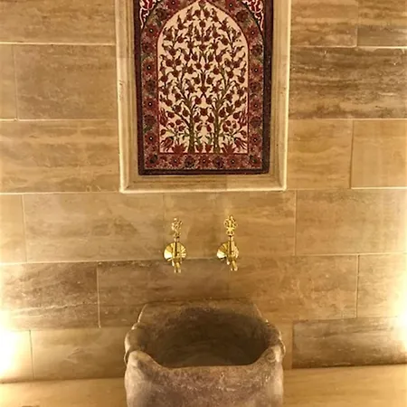 Evi Cave 4* אורגופ