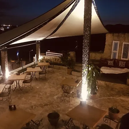 Evi Cave 4*