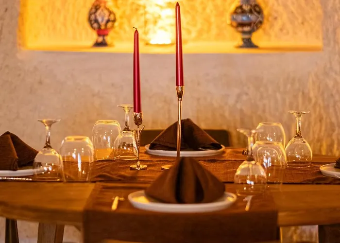 Evi Cave فندق أوروغوبْ