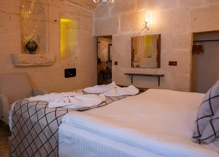 فندق Evi Cave 4*