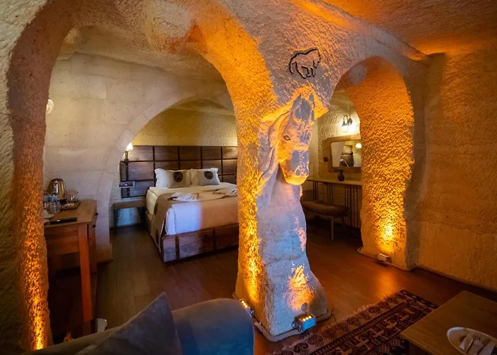 Evi Cave أوروغوبْ