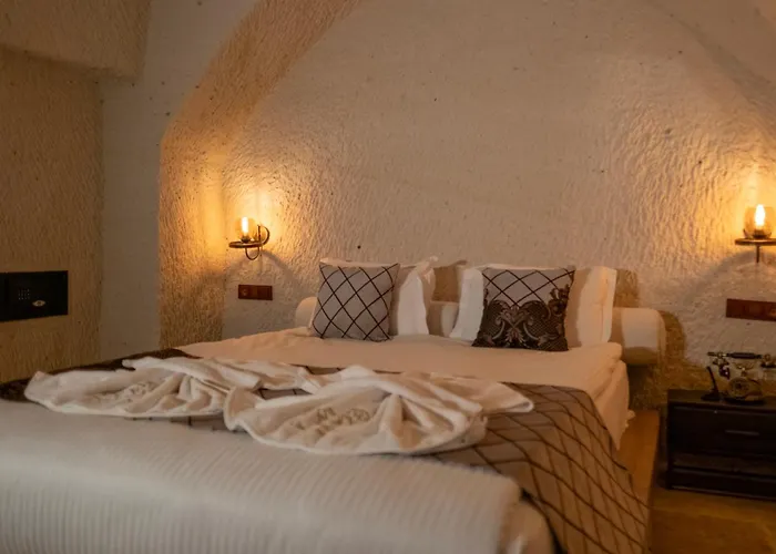 Evi Cave فندق أوروغوبْ