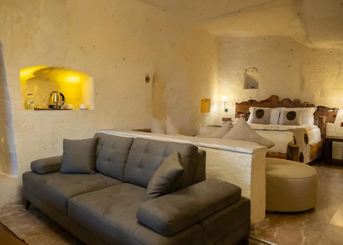 Evi Cave فندق أوروغوبْ