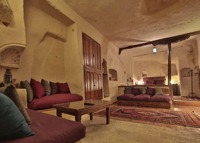 Evi Cave فندق أوروغوبْ