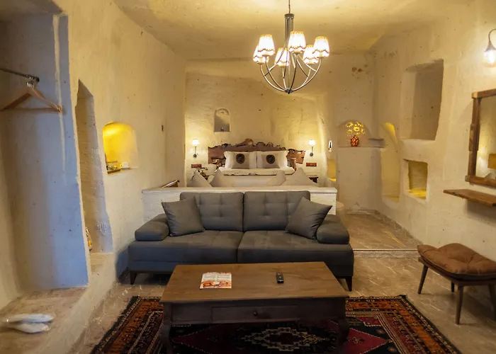 Evi Cave أوروغوبْ